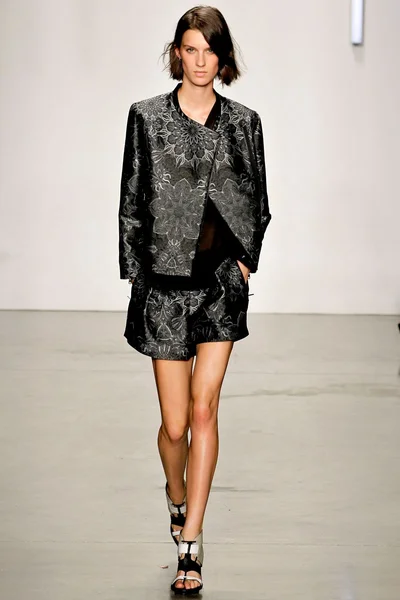 Look 14